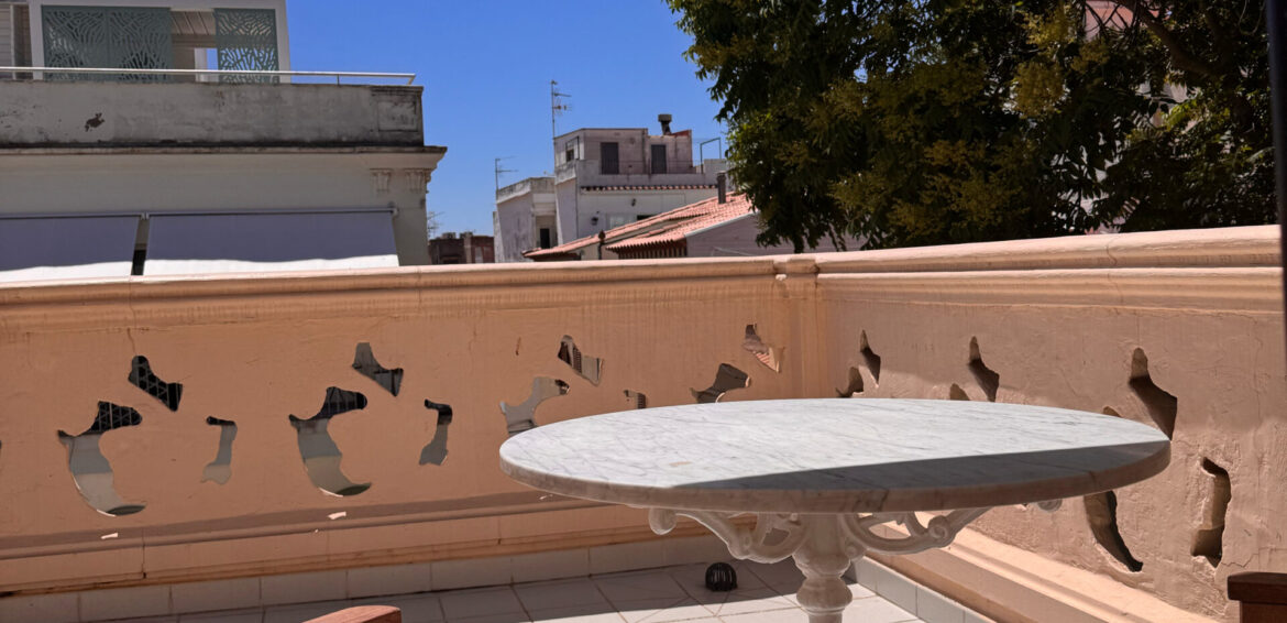 Doble con terraza del Hotel Noucentista en Sitges, vista 3