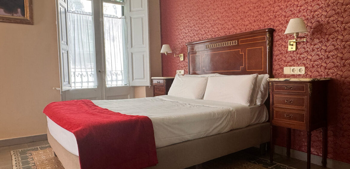 Suite with Terrace at Hotel Noucentista in Sitges, view 2