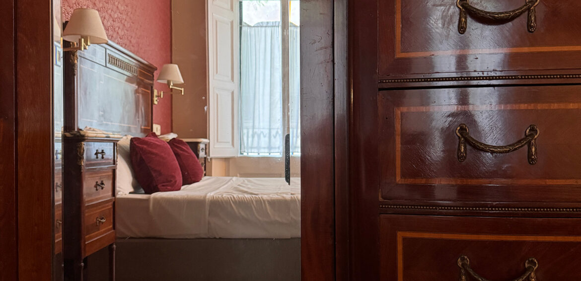 Suite with Terrace at Hotel Noucentista in Sitges, view 6