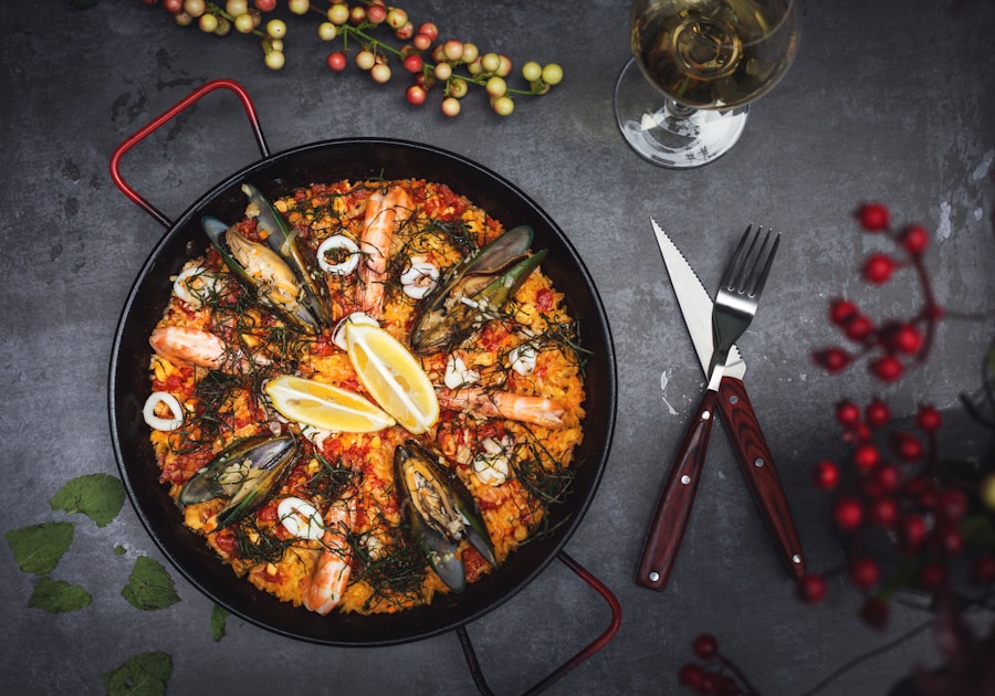 Pescado fresco — plato de marisco mediterráneo cerca del Hotel Noucentista