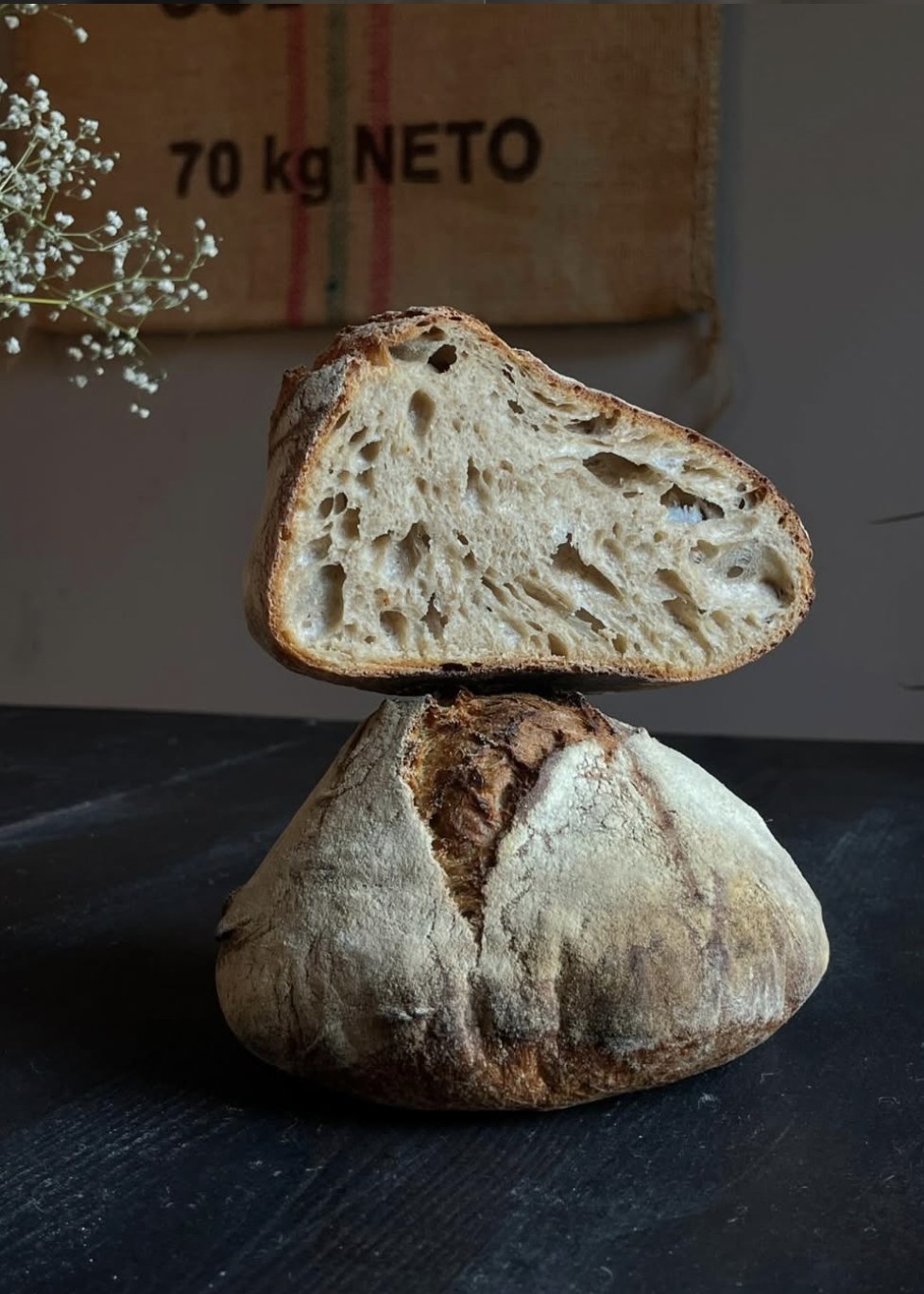 Pains au levain rustiques à la boulangerie Modo, pour un brunch à Sitges