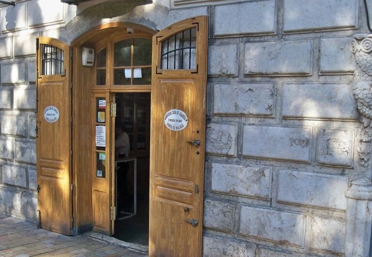 Facade de l Antigua Casa de Guardia, plus vieille taverne a vin de Malaga fondee en 1840