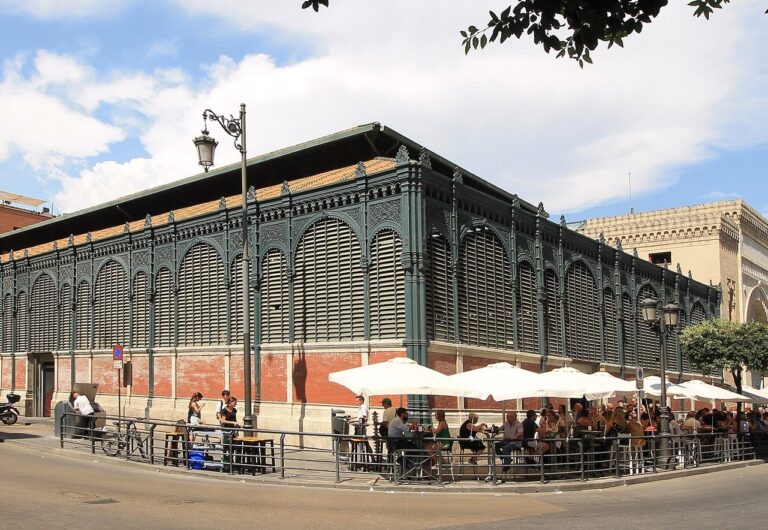 Marche de Atarazanas a Malaga, halle en fer du centre historique
